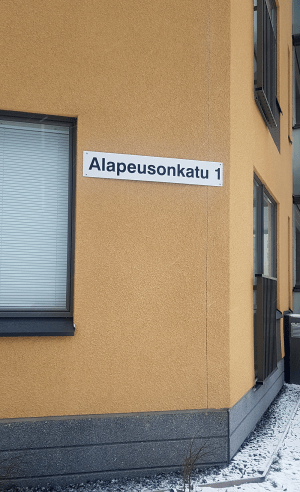 alapeusonkatu kyltti